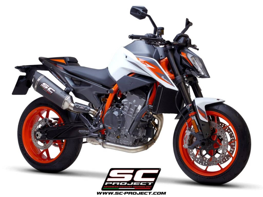 KTM_890-Duke-R_my2020_SC1R-Carbonio_3-4Anteriore