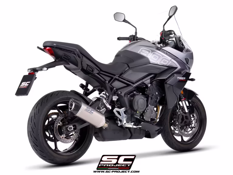 Triumph_TIGER 800_2026_SlipOn_Euro5Plus_SC1X_Titanium_01-3-4Rear
