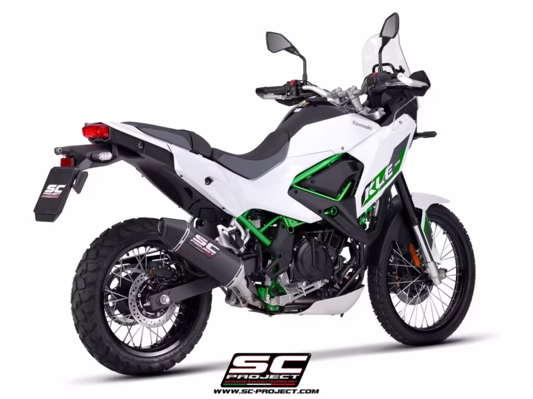 Kawasaki_KLE500_2026_SlipOn_Euro5Plus_MX_Carbon_High_01-3-4Rear
