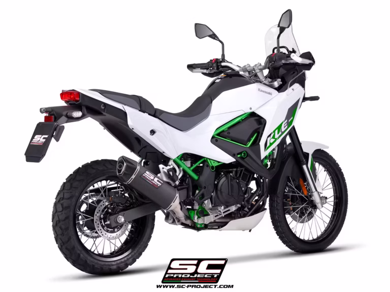 Kawasaki_KLE500_2026_SlipOn_Euro5Plus_SC1X_Carbon_High_01-3-4Rear