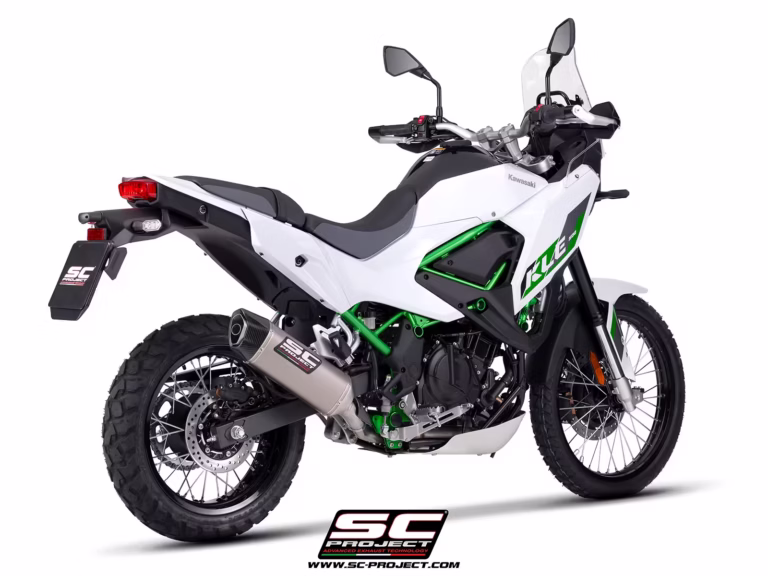 Kawasaki_KLE500_2026_SlipOn_Euro5Plus_SC1X_Titanium_High_01-3-4Rear