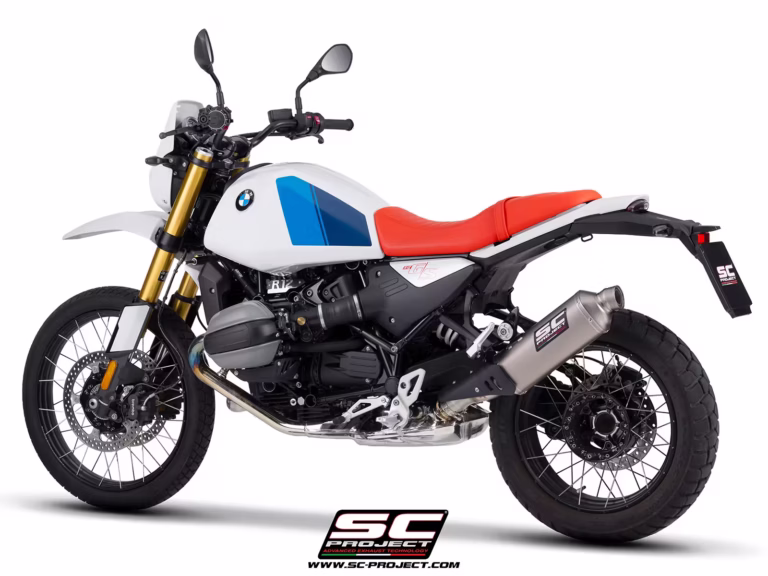 BMW_R 12 GS_2026_SlipOn_Euro5Plus_RallyRaid_Titanium_01-3-4Rear