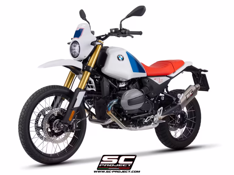 BMW_R 12 GS_2026_SlipOn_Euro5Plus_RallyRaid_Titanium_03-3-4Front