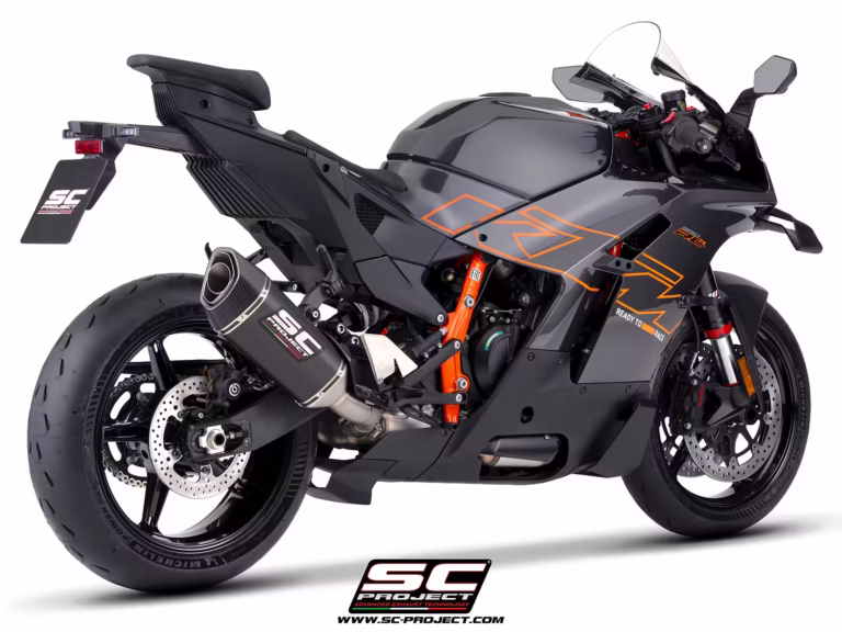KTM_990 RC R_2026_SlipOn_Euro5Plus_SC1R_Carbon_01-3-4Rear