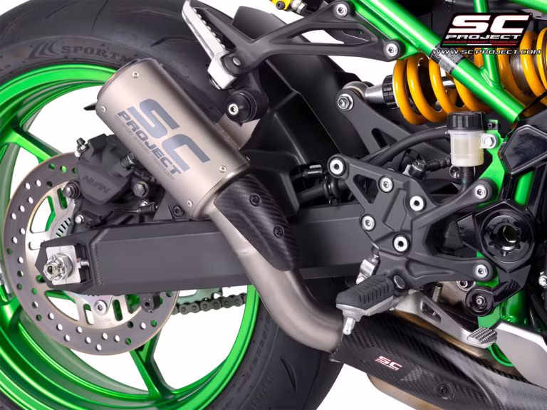 Kawasaki_Z900_2025 - 2026_SlipOn_Euro5Plus_CRT_Titanium_07-Detail